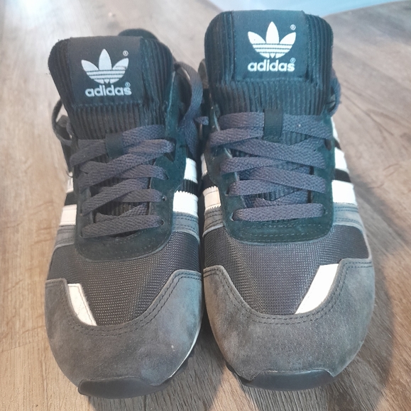 adidas Originals ZX 700 men's sneakers